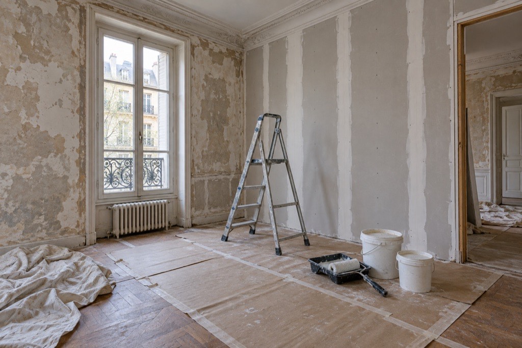 Appartement ancien rénové avec parquet en point de Hongrie et cuisine contemporaine